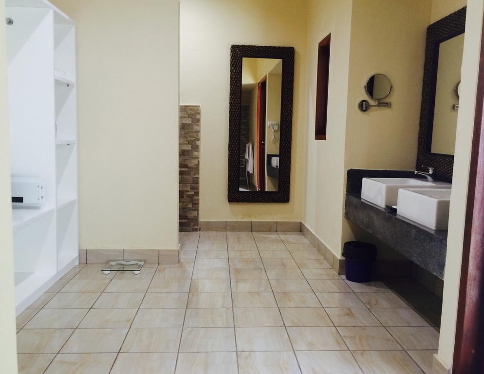 Lima Satu Resort Pemenang Экстерьер фото