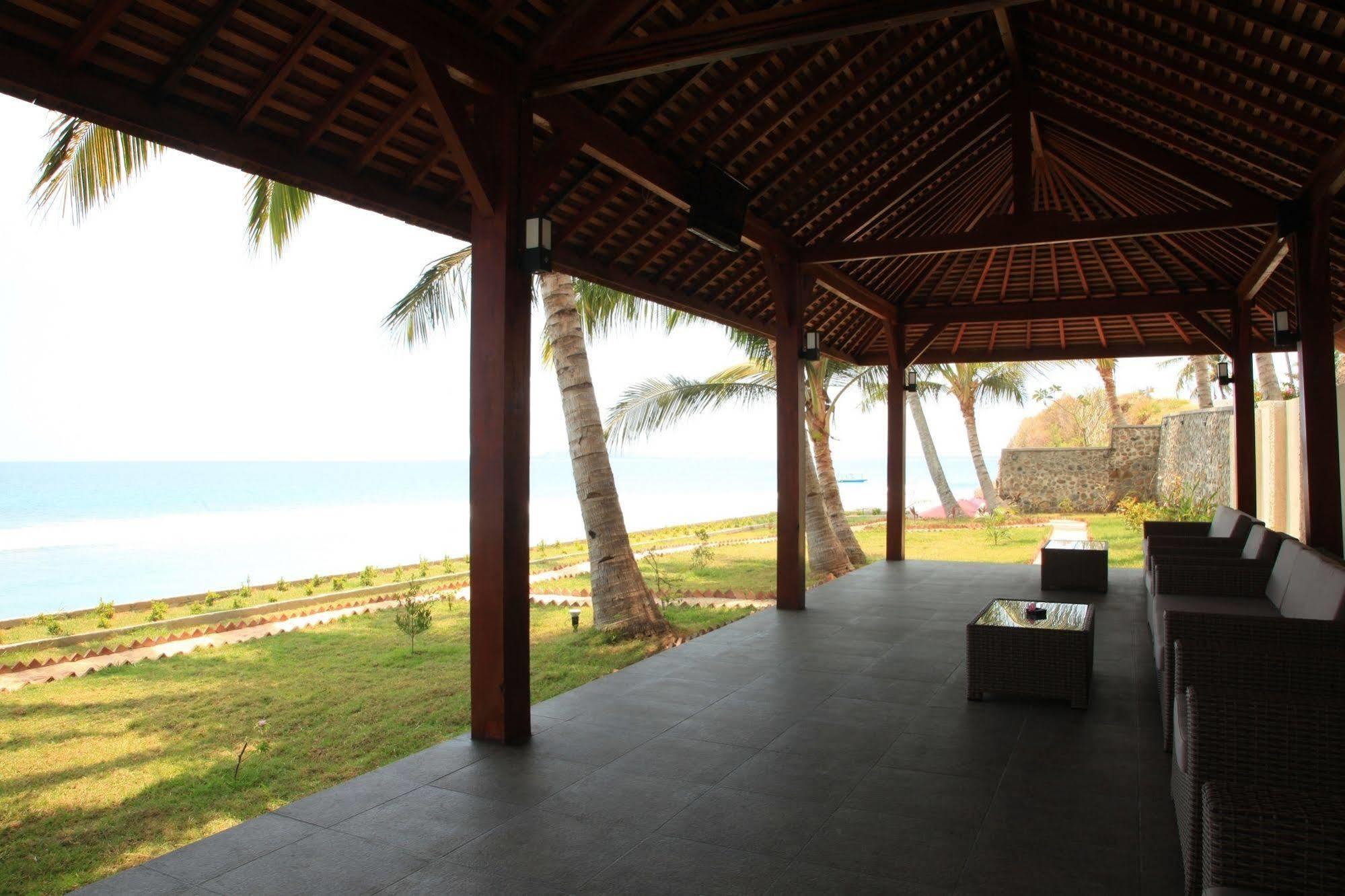 Lima Satu Resort Pemenang Экстерьер фото