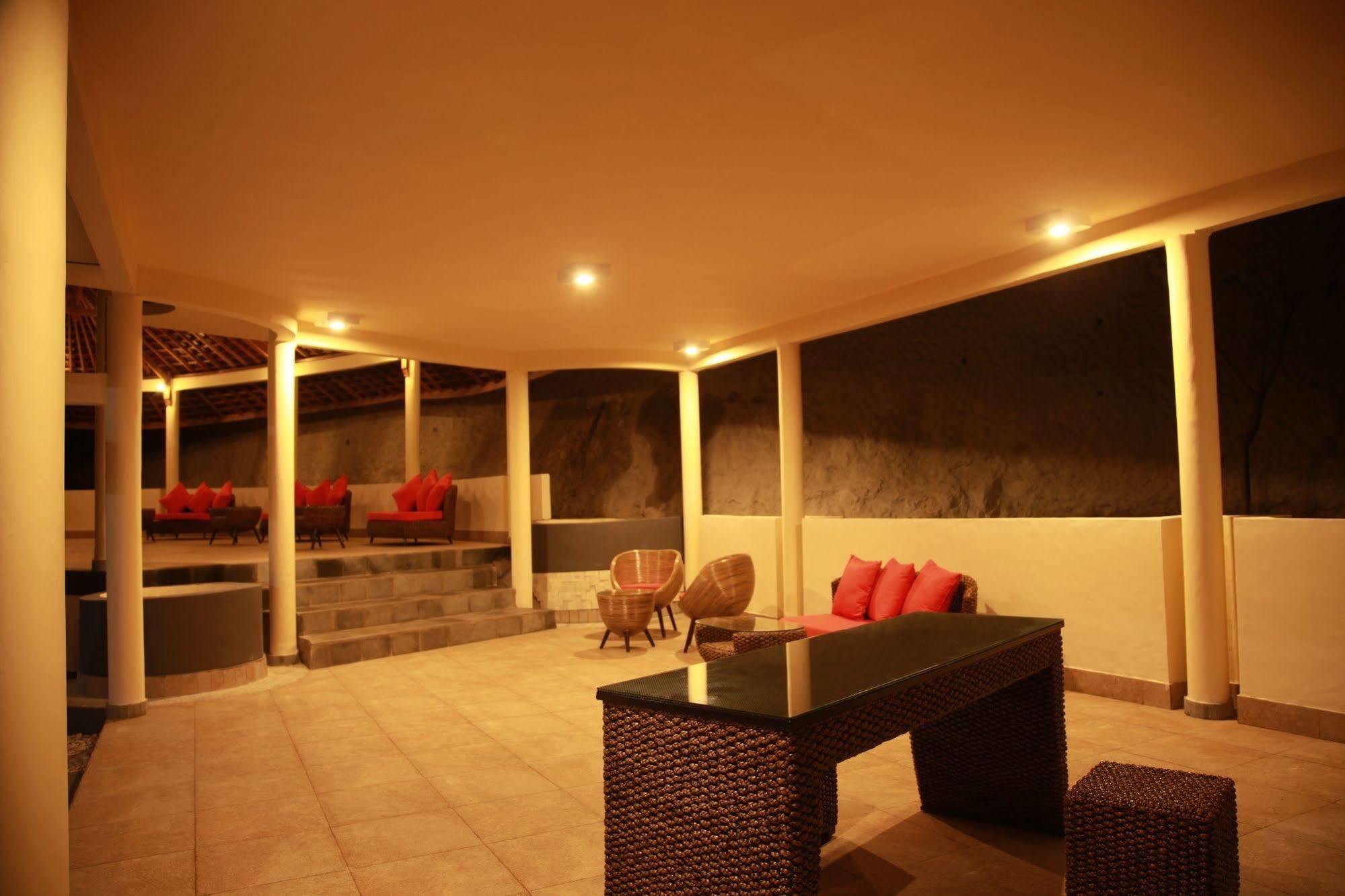 Lima Satu Resort Pemenang Экстерьер фото